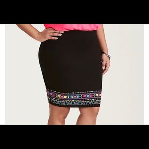 Torrid Embroidered Ponte Mini Skirt Size 1